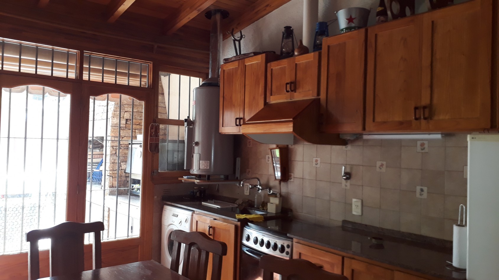 BAJA DE PRECIO - OPORTUNIDAD CASA CON PILETA ( Antes USD 200.000 - Hoy USD 190.000)