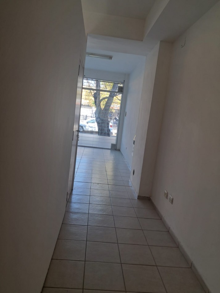 Alquiler de local comercial - Ubicacion y seguridad