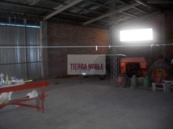 Vendo finca con galpon en Rama Caida